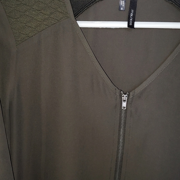 Size small silk top w/ zip,padded shoulder maurice - Picture 2 of 5